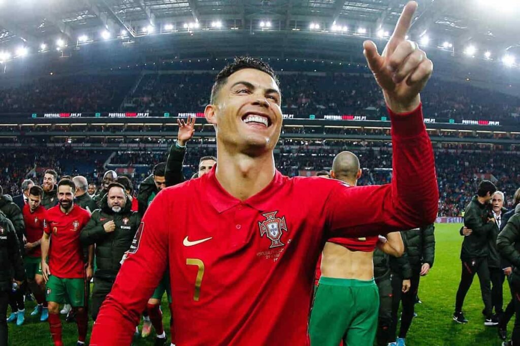 Cristiano Ronaldo Net Worth, Salary, Wife, Cars, House, Clubs NaijNaira