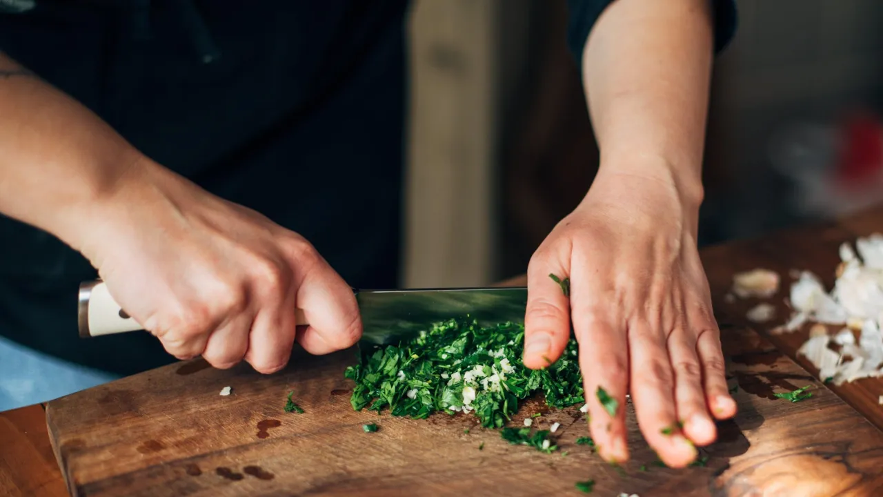 Cutting boards can produce microparticles when chopping veggies